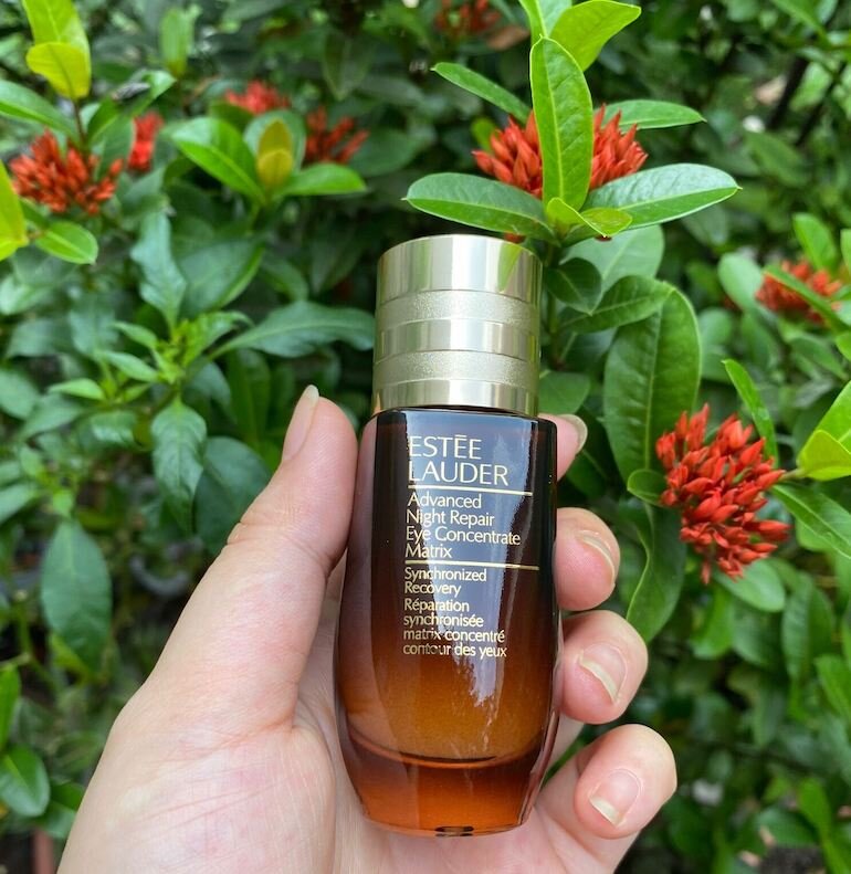 Đánh giá chi tiết cụ thể và chân thực nhất về hiệu quả của serum mắt Estee Lauder