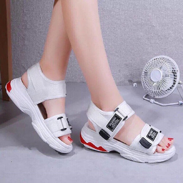 Điểm danh 5 mẫu sandal nữ Hàn Quốc được giới trẻ yêu thích nhất