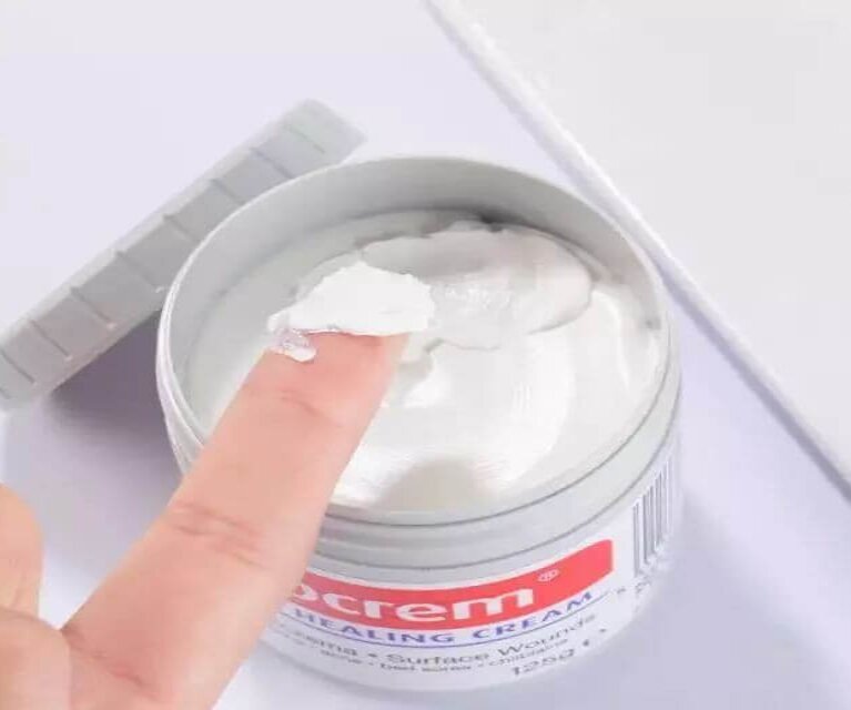 Kem chống hăm Desitin và Sudocrem loại nào tốt nhất cho bé?