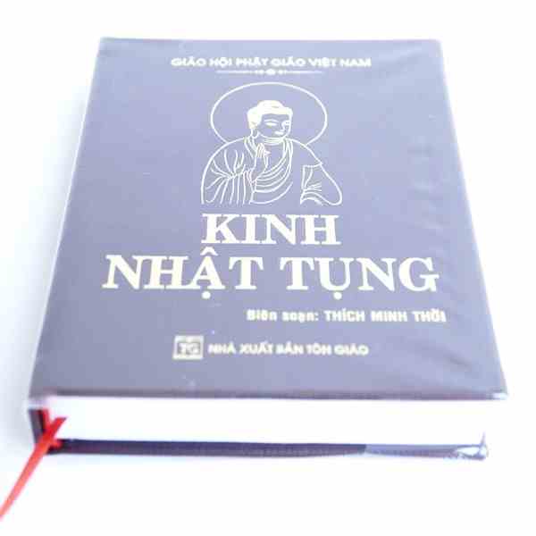 [Mã BMLTB200 giảm đến 100K đơn 499K] Sách - Kinh Nhật Tụng ( Bìa Da )