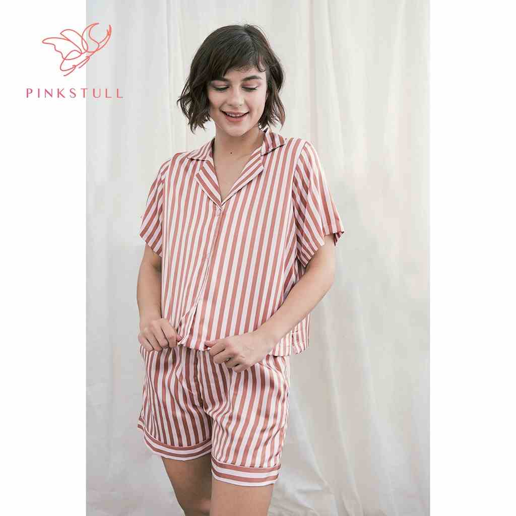 [Mã BMLTA35 giảm đến 35K đơn 99K] Bộ đồ ngủ lụa Pijamas Pink Stull tay ngắn quần ngắn sọc nâu