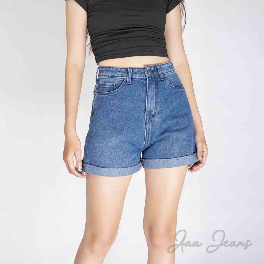 Quần short màu xanh dương lật line Aaa Jeans