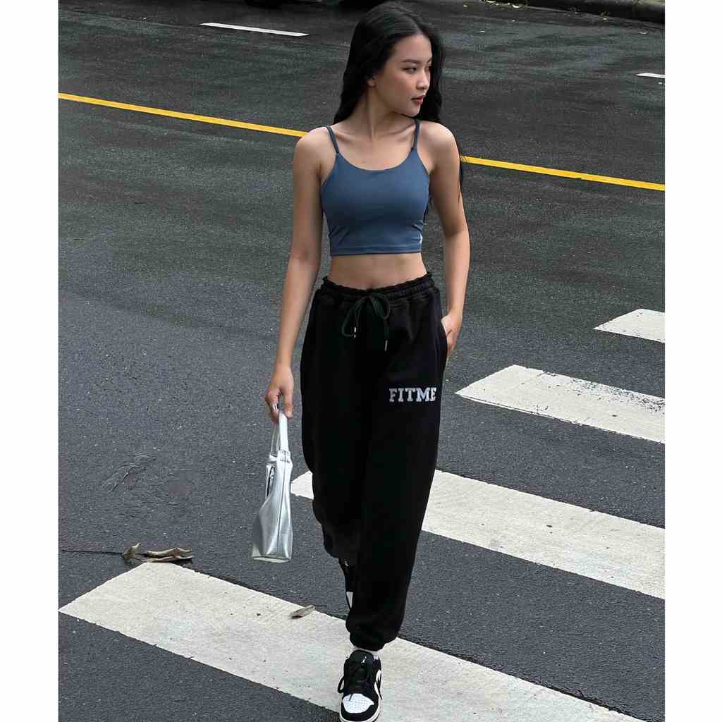 Bộ đồ tập gym Fitme áo bra thể thao nữ Lota xanh navy, quần jogger nỉ bông đen cotton dày dặn