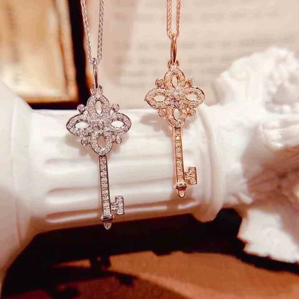 [Mã BMLTB200 giảm đến 100K đơn 499K] Dây chuyền bạc ý 925 pha lê Swarovski hình chìa khóa CECY 18061