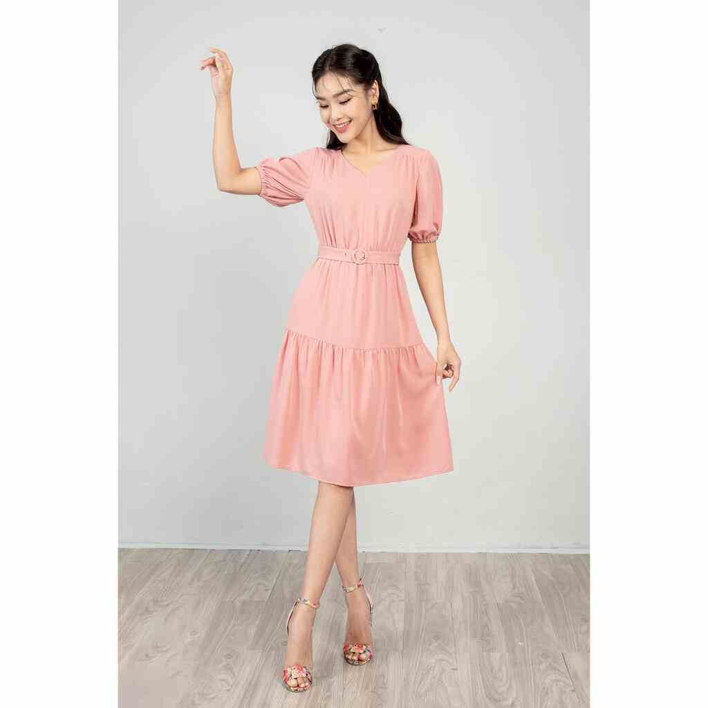 [Mã BMLTB35 giảm đến 35K đơn 99K] Đầm dáng xòe, cổ tim, tay chun bồng kèm đai TT MMOutfit M-DA090122409