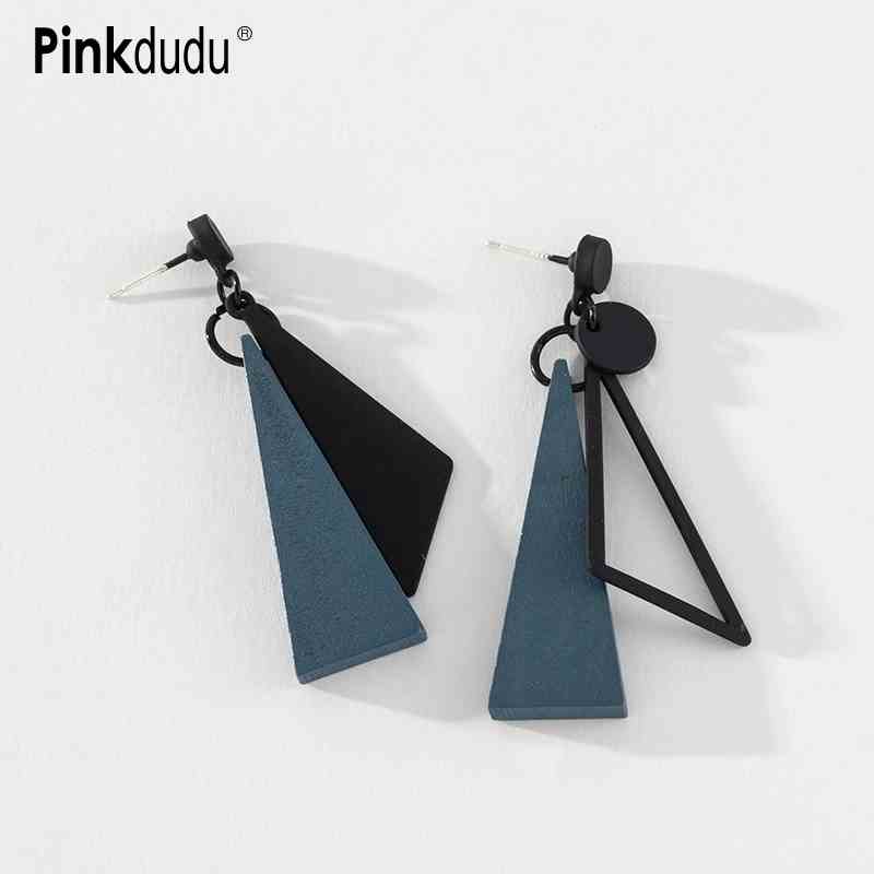 PINKDUDU Khuyên Tai Hợp Kim Dáng Dài Không Đối Xứng Màu Đen / Xanh Dương Đính Hạt Gỗ Hồng PD515