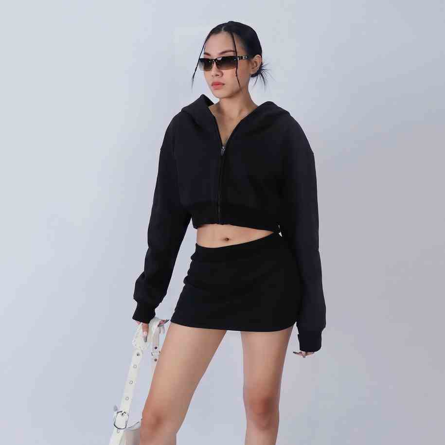 Set Váy Mini Skirt + Áo Khoác Thể Thao Nữ Cao Cấp FIOR DANTÉ Chất Liệu Mềm Mại, Thoáng Mát Màu Đen