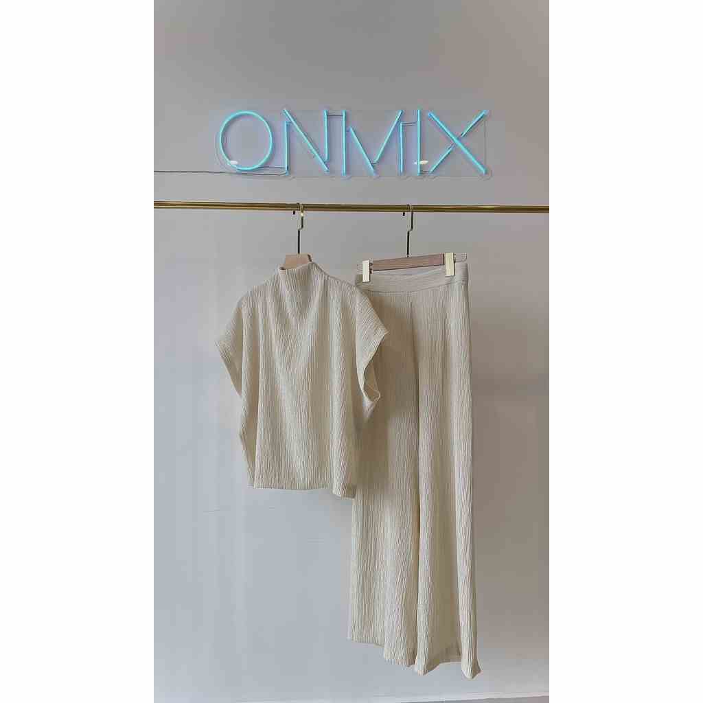 Set bộ hè ONMIX - Lauren Set - Màu Beige - Vải Thun Sốp Hàn Cao Cấp