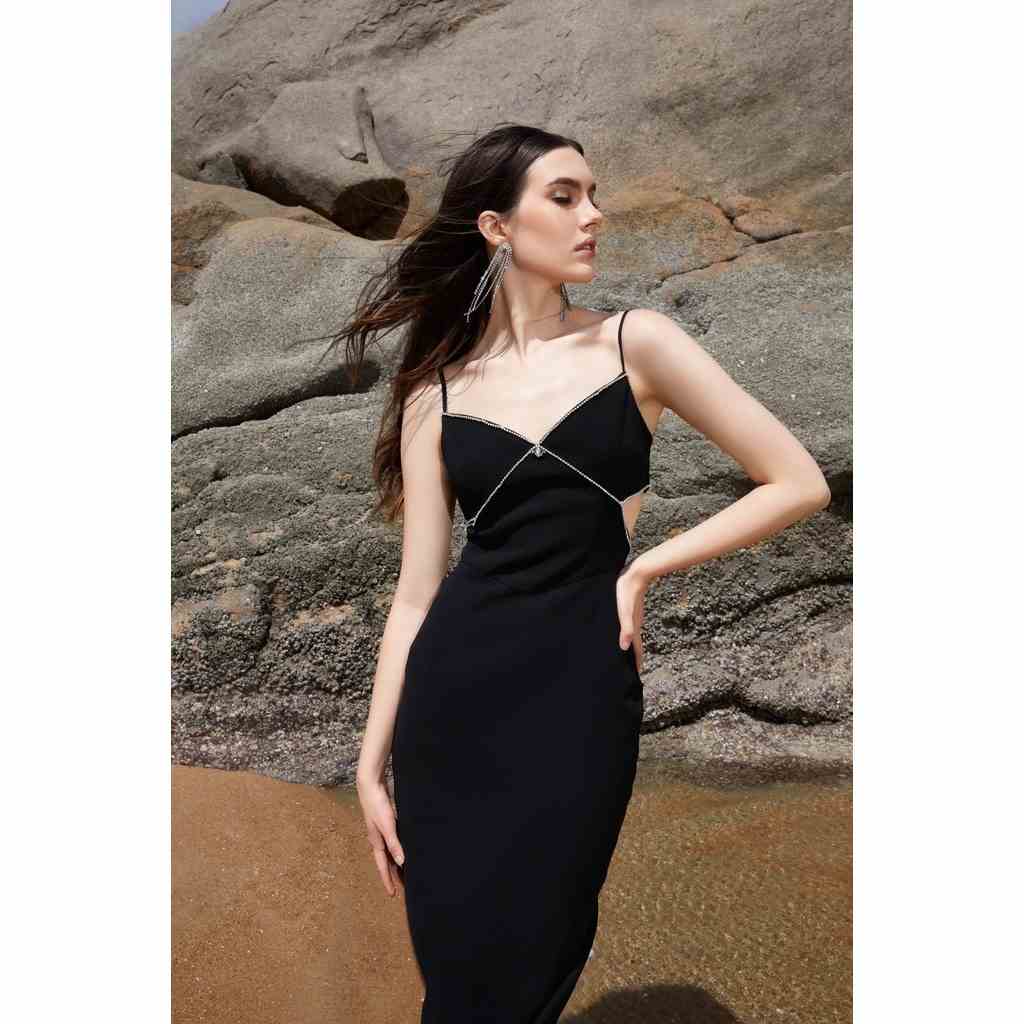 MAVEN - Váy đen ôm hai dây cut out đính kết Blanko Dress