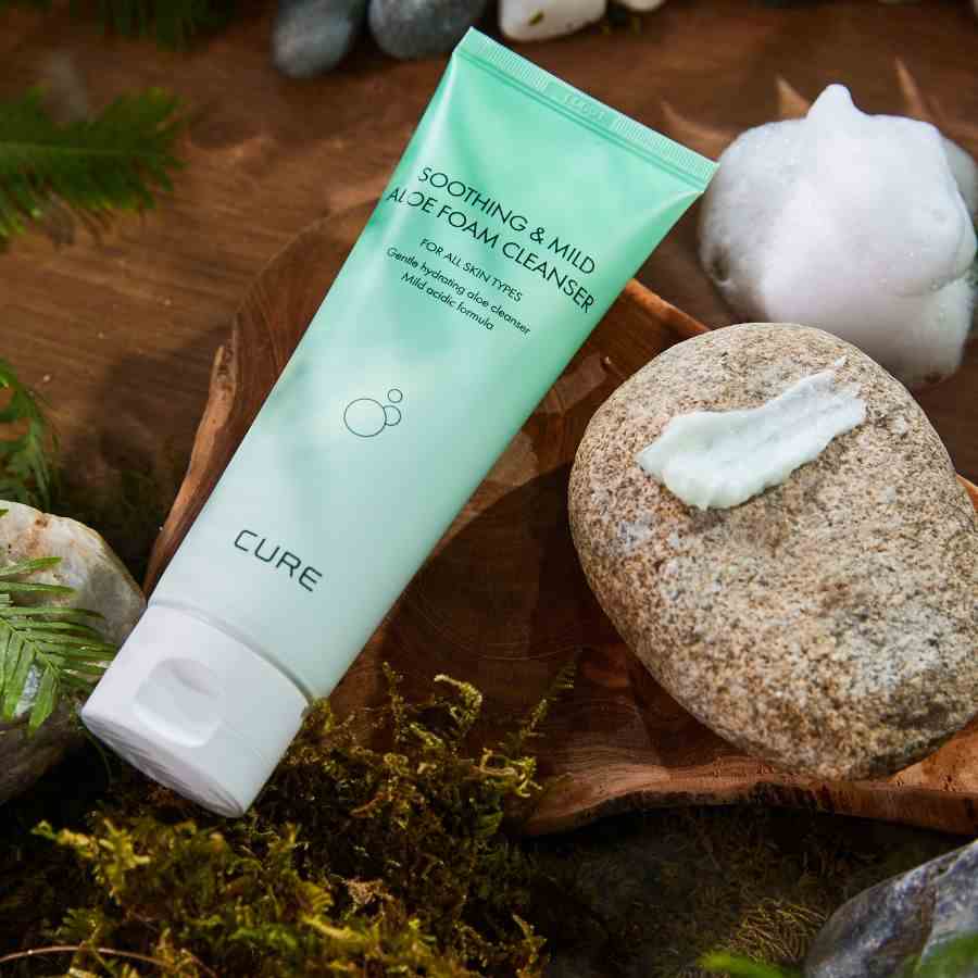 [Mã BMLTB35 giảm đến 35K đơn 99K] Sữa Rửa Mặt Tẩy Tế Bào Chết CURE Soothing And Mild Aloe Foam Cleanser 120Ml