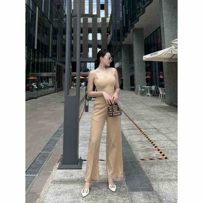 [Mã BMLTB35 giảm đến 35K đơn 99K] Jumpsuit 2 dây đính nút ( màu da )