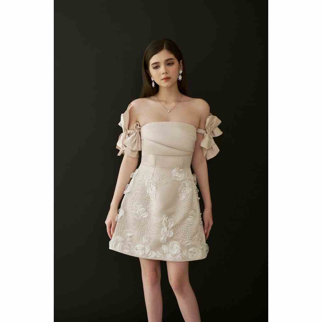 MAVEN - Váy cúp ngực đính kết cườm và hoa trang trí nơ Kylie Dress