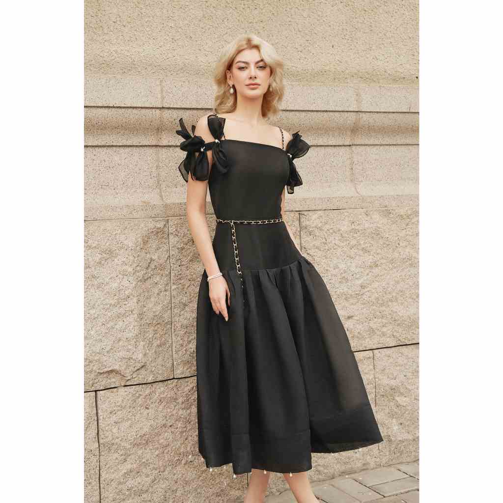 MAVEN - Váy đen hai dây trễ vai đính kết Milan Black Dress