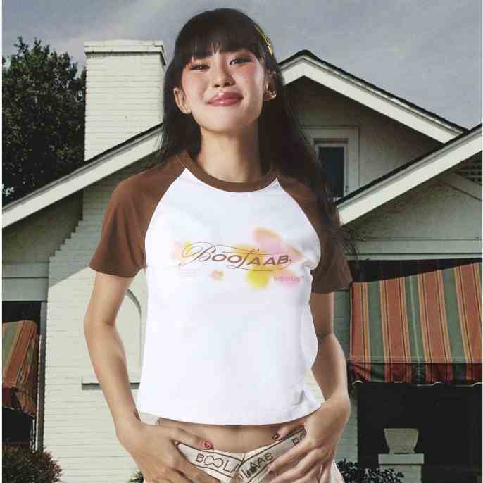 Áo Thun Nữ BOO Dáng Regular Tay Raglan Logo BOOLAAB