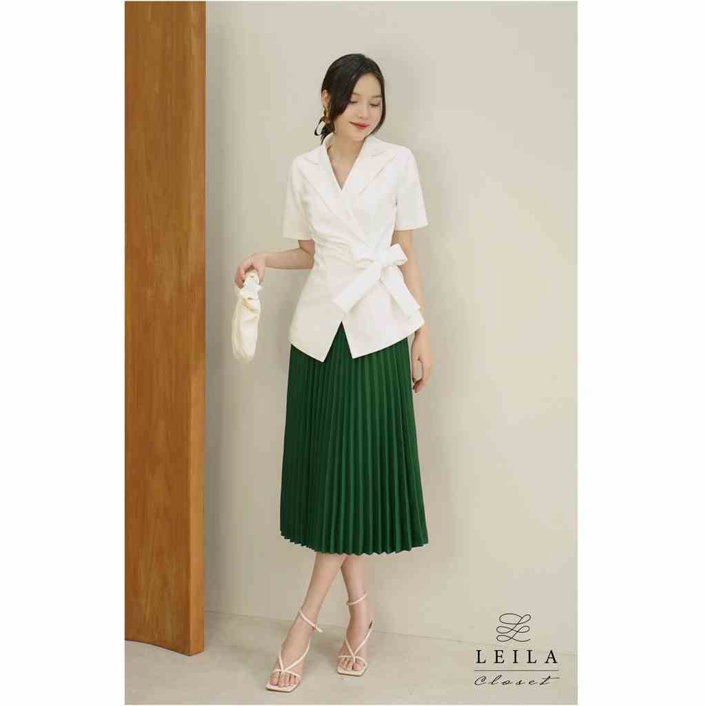 Chân váy midi dập ly Leila Closet.