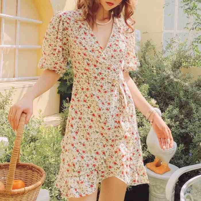 Đầm thiết kế nude hoa đỏ Rainbow Dress Gem Clothing SP006138