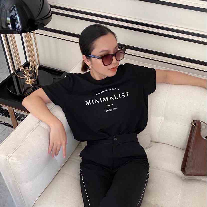 COCO SIN - Áo Lụa In Logo Đen Minimalist Cổ Tròn